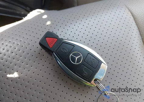 2010 Mercedes-Benz C 300 Luxury 4Matic/Sport 4Matic из США, поврежденный, VIN WDDGF8BBXAF448776